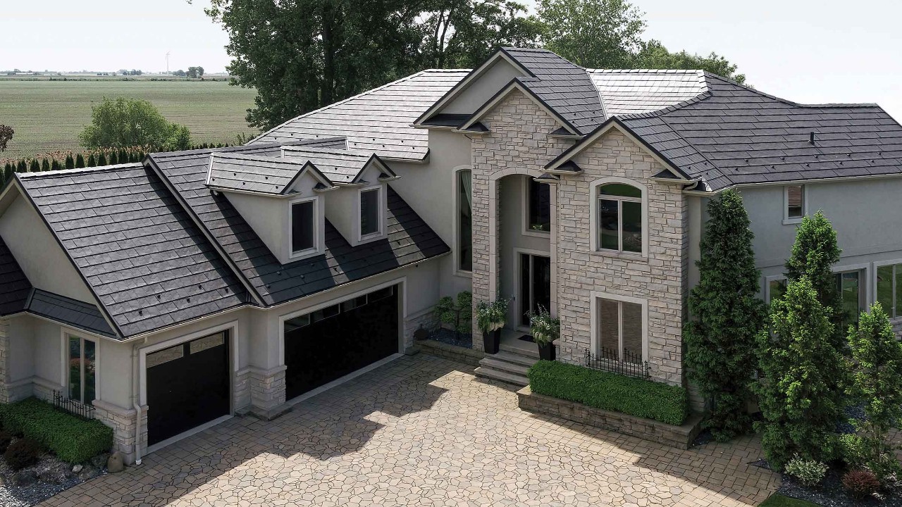 Toiture North Ridge Slate sur un manoir en pierre